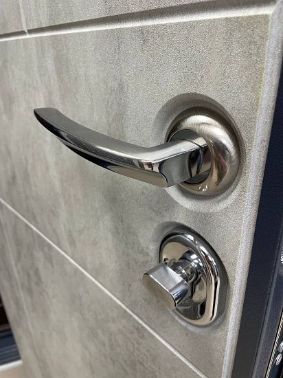 Входная дверь  